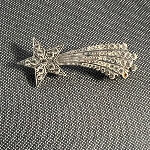 Elegant Silver color Shooting Star Brooch